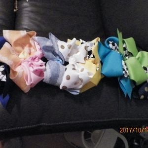 10 Multicolored and Designed Hair Bows